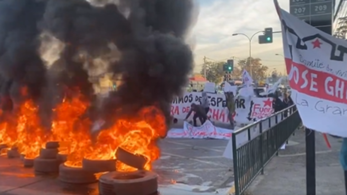 Comité de vivienda de La Granja corta el tránsito con barricadas en Santa Rosa
