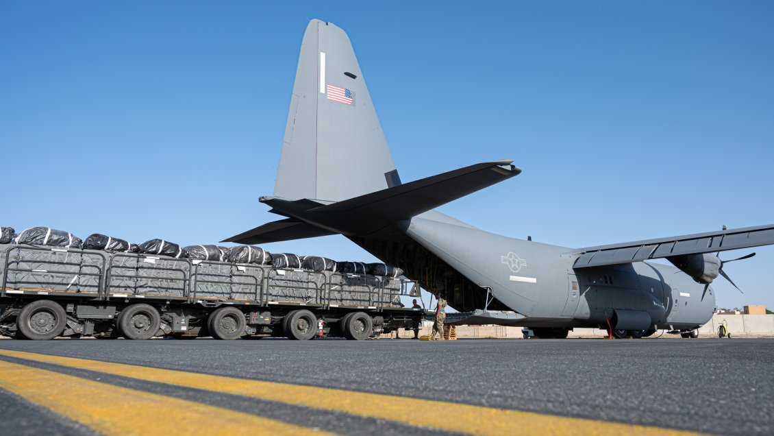 Ejército de EEUU construye un muelle para entregar ayuda en Gaza