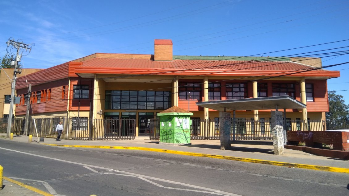 Encapuchados atacaron liceo en Lota: Estudiante murió en una riña la semana pasada