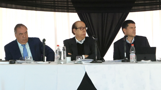 Blanco y Negro vive una junta de accionistas clave para Colo Colo