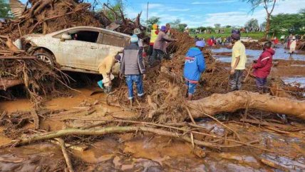   Al menos 42 muertos en Kenia al reventar una presa por las lluvias torrenciales 