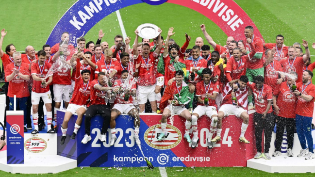   PSV cortó una sequía de seis años con su título número 25 en la Eredivisie 