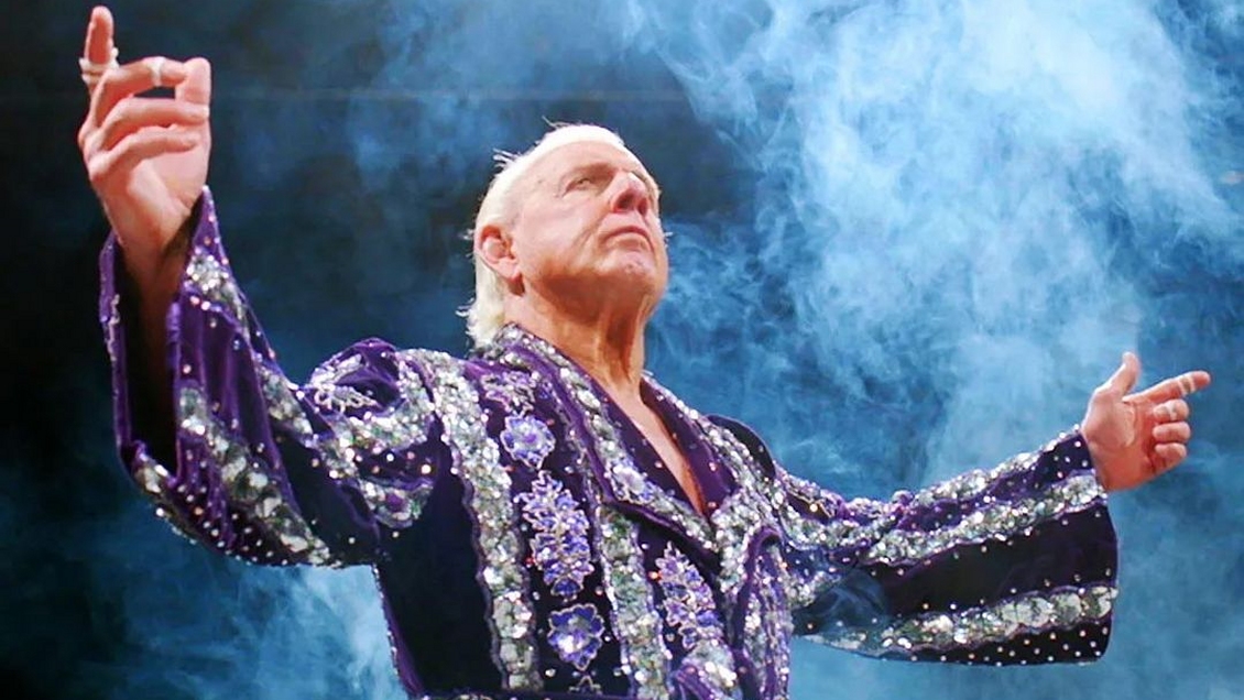 Legendario luchador estadounidense Ric Flair fue expulsado de un restaurante por borracho
