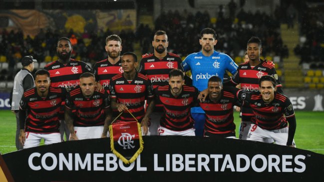   Plantel de Flamengo fue recibido con protesta de sus hinchas en Río 