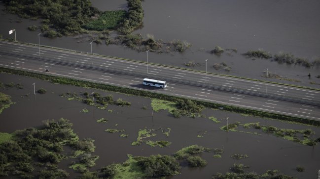 Gobierno de Brasil pedirá la suspensión de los torneos de fútbol por las inundaciones