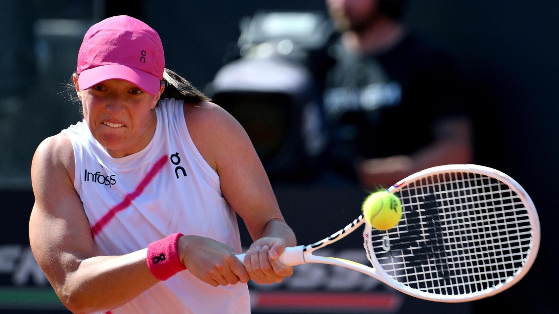 Iga Swiatek cumplió ante Kerber y avanzó a octavos en Roma