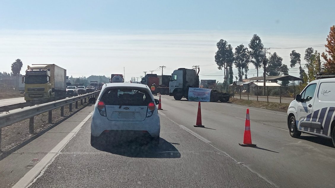Con protestas en la Ruta 5: Paro de camioneros llega a la zona central