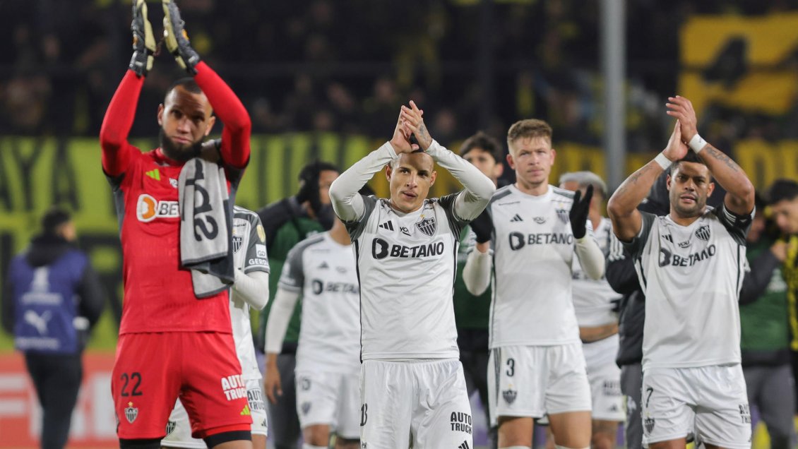 Libertadores: Atlético Mineiro de Eduardo Vargas perdió su invicto ante Peñarol