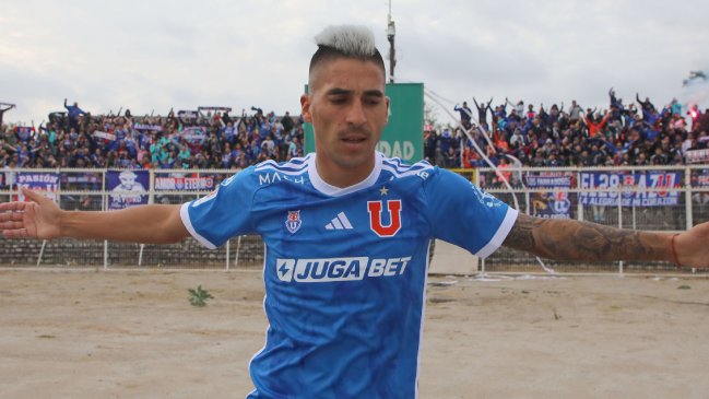Universidad de Chile informó extensión de contrato con Leandro Fernández