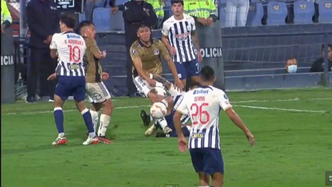 [VIDEO] El planchazo que provocó la expulsión de Damián Pizarro ante Alianza Lima