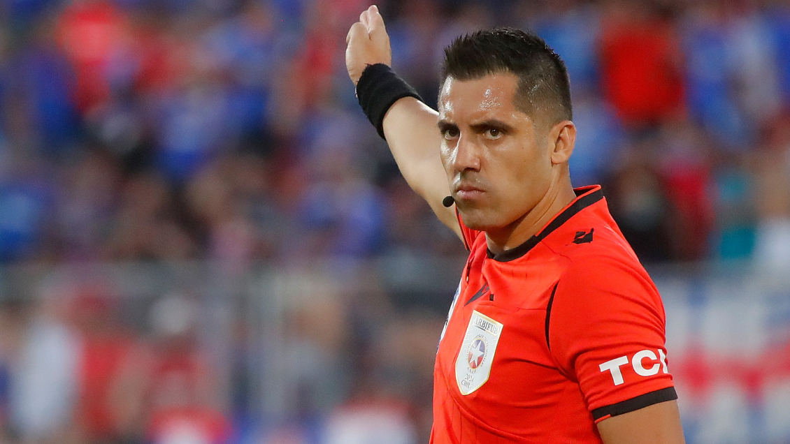 Cristian Garay será el juez central en el clásico de U. de Chile y U. Católica