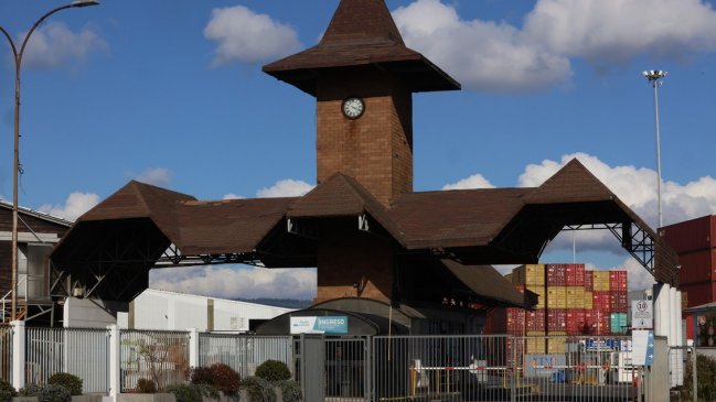 Puerto de Coronel: Trabajadores culpan a la empresa por cese de operaciones