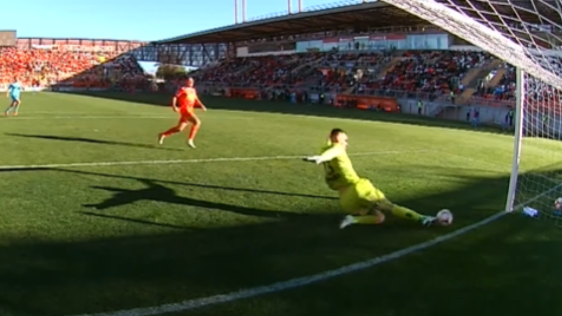 [VIDEO] ¡Blooper total! El insólito autogol de Iquique que revivió a Cobreloa