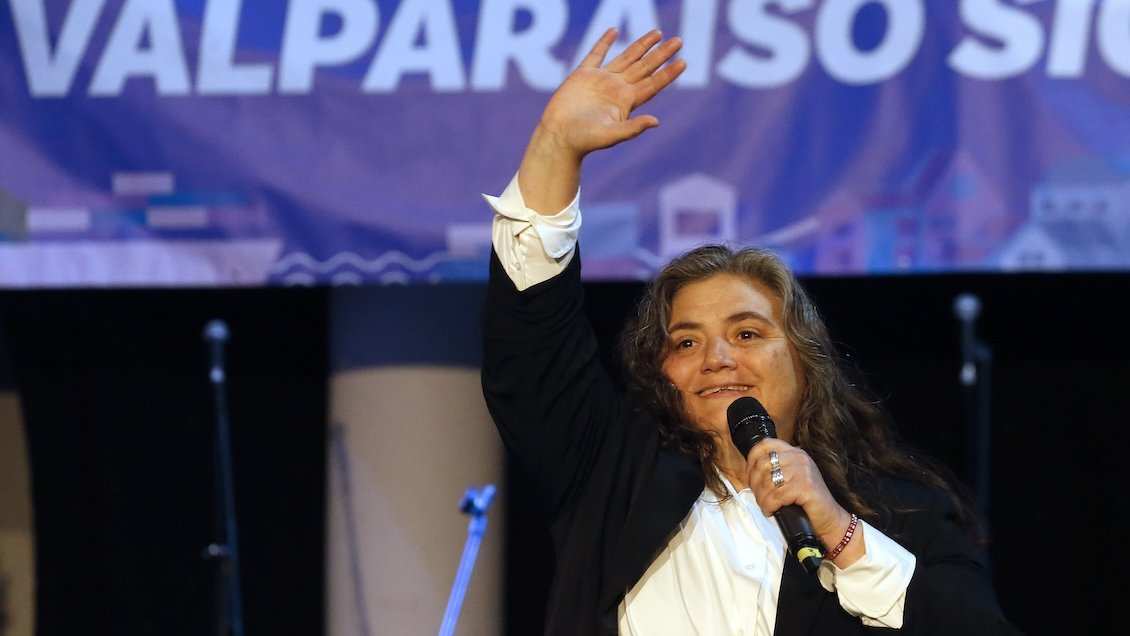 Quién es Carla Meyer, la opción de Sharp para sucederlo en Valparaíso