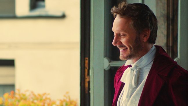 Benjamín Vicuña da consejos de conquista a los protagonistas de 