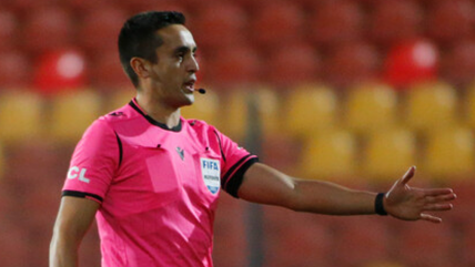   Arbitro Manuel Vergara explicó suspensión del partido de U. Española y La Calera 