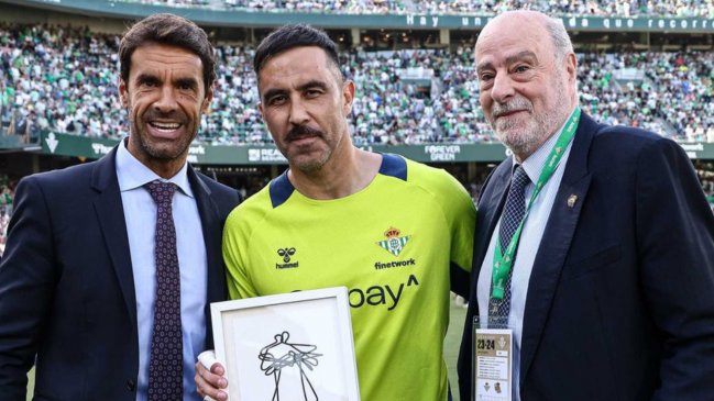 Periodista español criticó homenaje de Real Sociedad a Bravo por antiguo conflicto