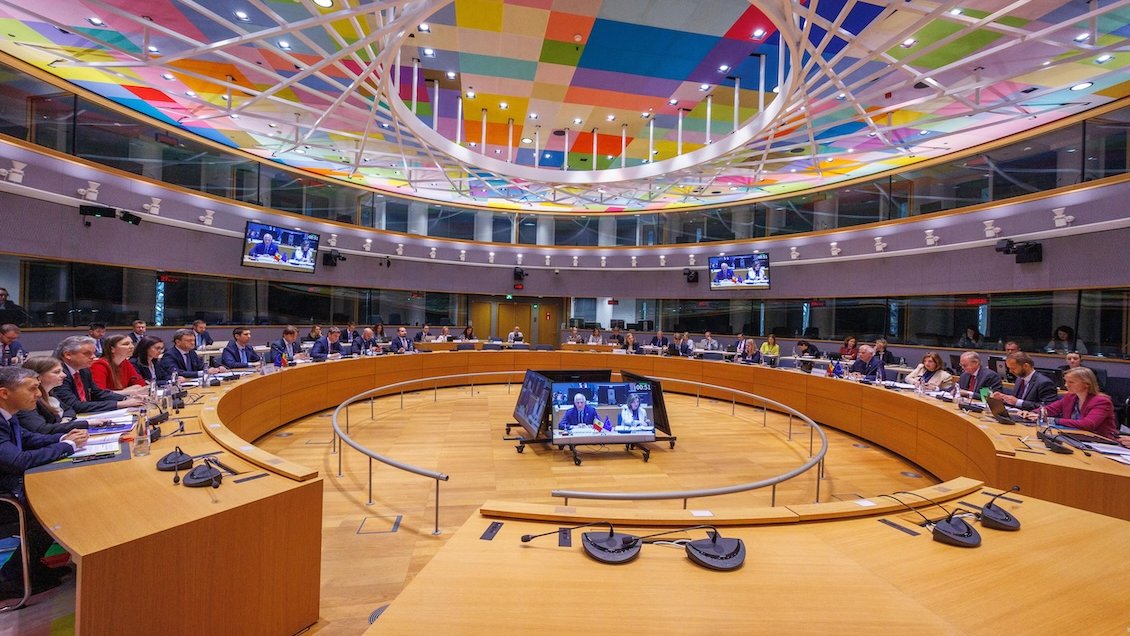 UE aprobó usar los beneficios de activos rusos congelados para la defensa de Ucrania