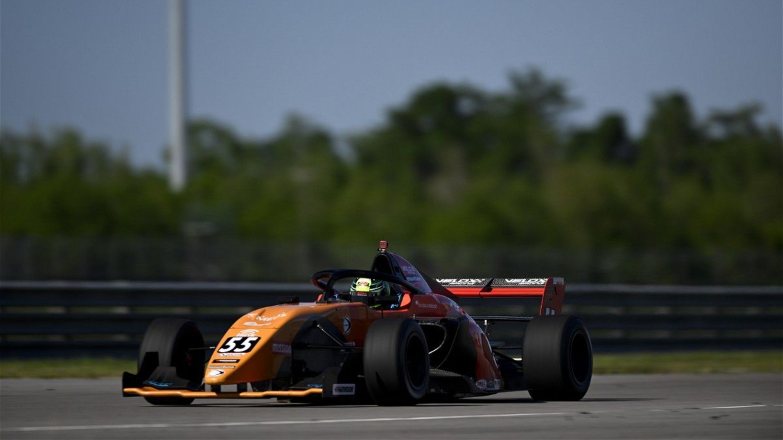 Chileno Nicolás Ambiado se subió al podio en la Fórmula Regional Américas