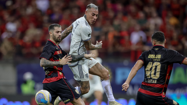   Atlético Mineiro de Eduardo Vargas clasificó a octavos en la Copa de Brasil 