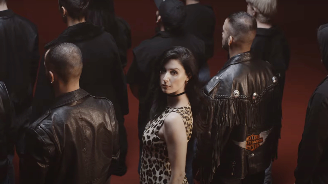 De Cretton a Young Cister: Francisca Valenzuela reclutó a guapos famosos para el video de 