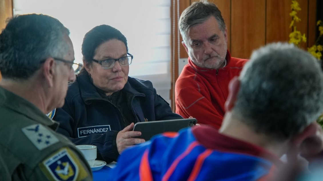 Diputados sesionaron en la Antártica en medio de preocupación por supuesto hallazgo de petróleo