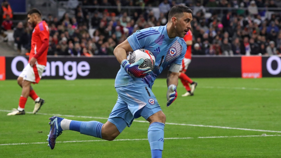 Gareca y el futuro de Claudio Bravo: Me gustaría que fuera a un club donde tenga continuidad