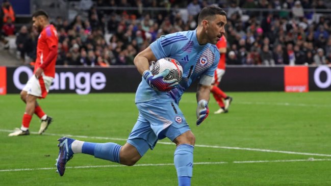 Gareca y el futuro de Claudio Bravo: Me gustaría que fuera a un club donde tenga continuidad