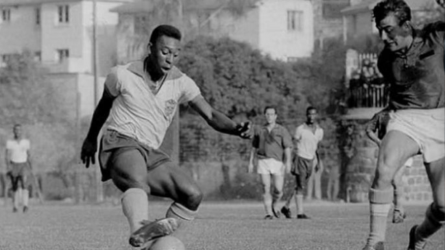   Santiago Wanderers rememoró el partido que jugó ante el Brasil de Pelé en 1962 