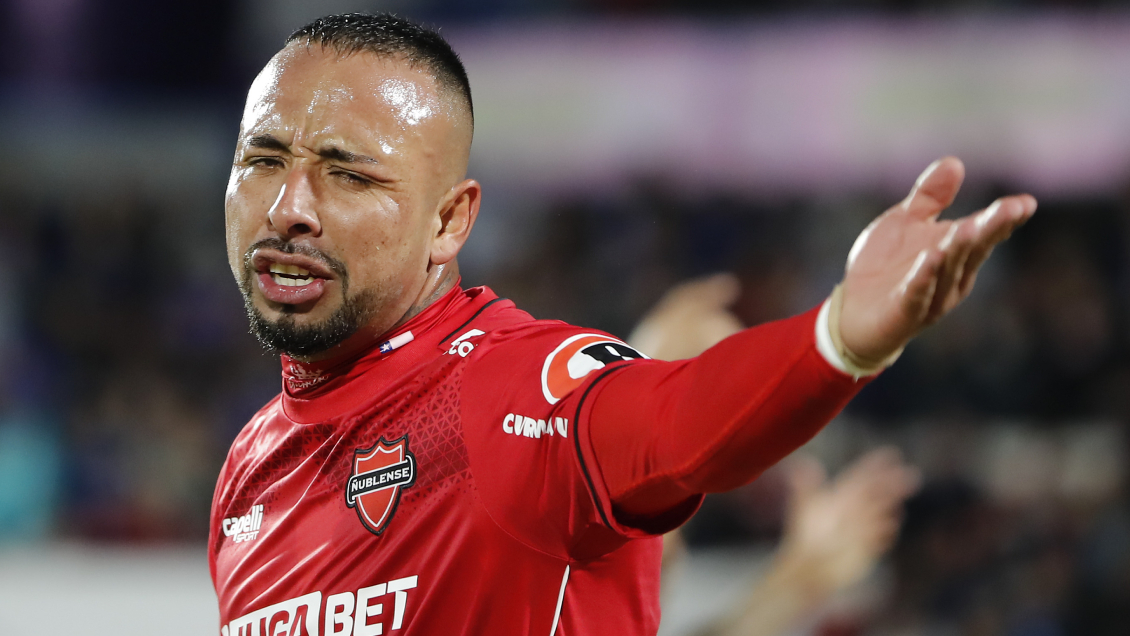 Cerezo explotó contra el arbitraje tras dura falta de Matías Sepúlveda en duelo con la U