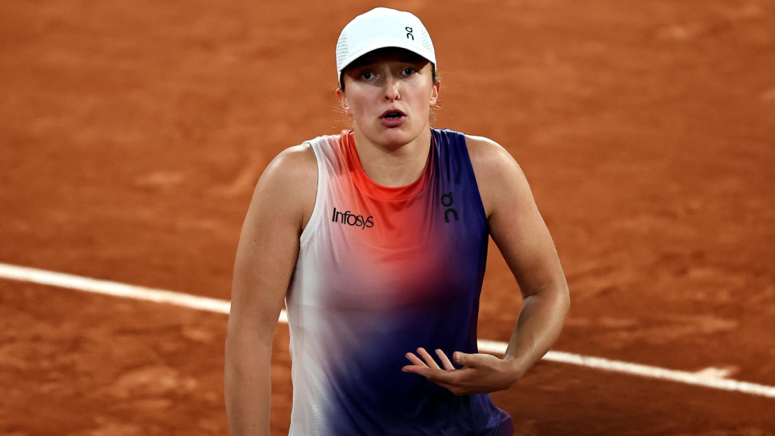 Swiatek reaccionó a tiempo y eliminó a Osaka de Roland Garros