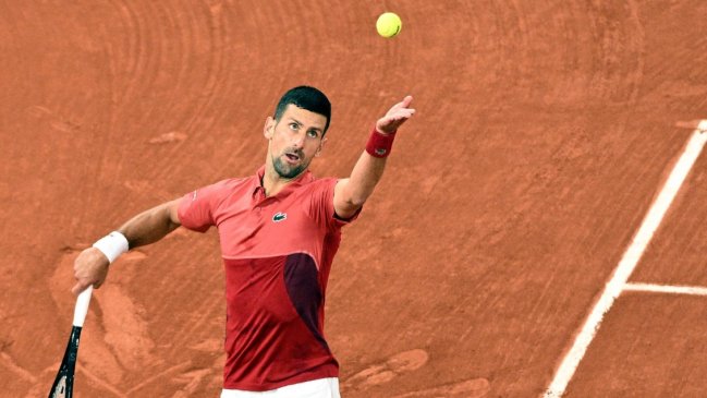 Novak Djokovic arrasó con Carballés y avanzó a paso firme en Roland Garros