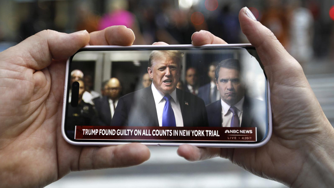 Stormy Daniels se siente 