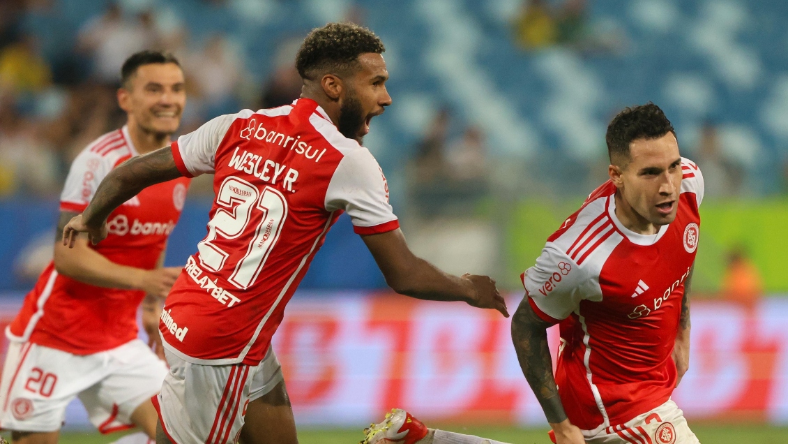 Charles Aránguiz volvió a tener minutos en triunfo de Inter en el regreso del Brasileirao