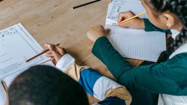 Once menores serán juzgados en España por acosar a compañero que intentó suicidarse