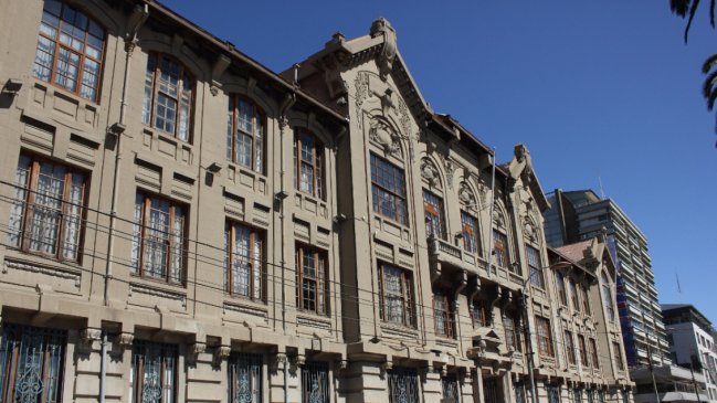 Destacan a tres universidades chilenas entre las mejores del mundo