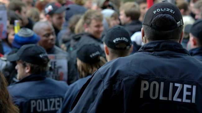  Candidato ultraderechista fue atacado con un cuchillo en Alemania  