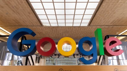  Google enfrenta demanda colectiva por abuso de posición dominante en Reino Unido  