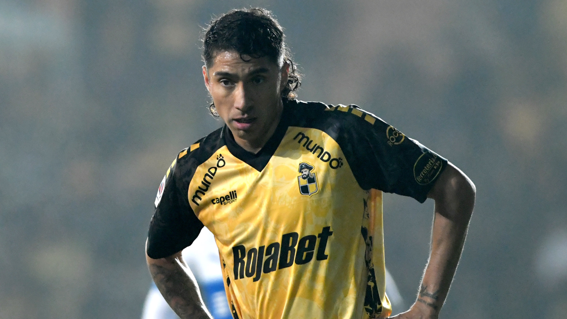 Colo Colo sigue en carrera por el fichaje de Luciano Cabral