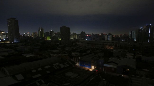 Masivo corte afectó a cientos de miles de clientes en Santiago