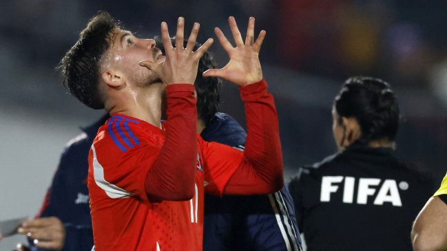 Felipe Loyola se lesionó ante Paraguay y genera preocupación en La Roja