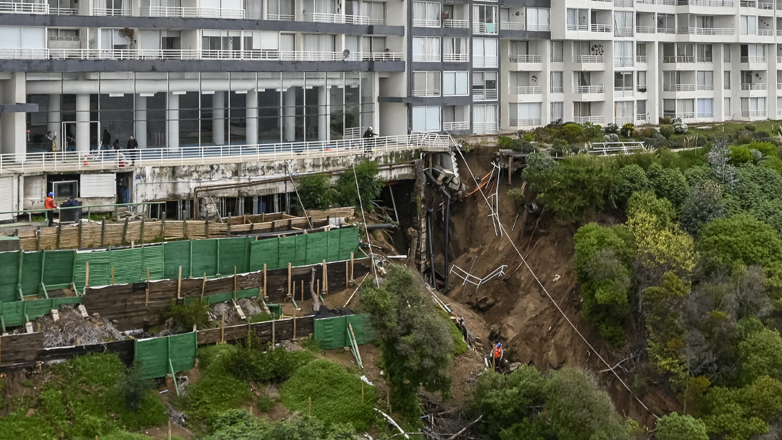 Socavón bajo edificio en Viña: Autoridades afirman que plan de contingencia 