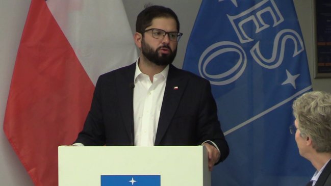 Boric descartó por el momento retornar a Chile ante complejo sistema frontal