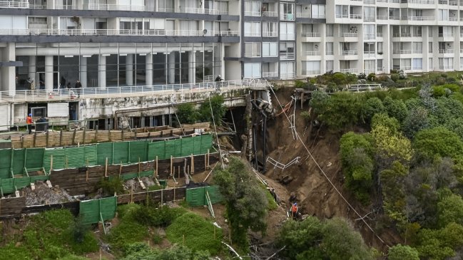 Socavón bajo edificio en Viña: Autoridades afirman que plan de contingencia 