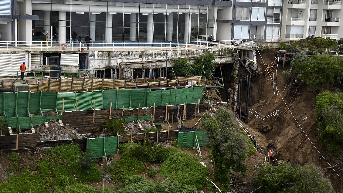 Serviu descarta daño estructural por socavón bajo edificio Euromarina 2