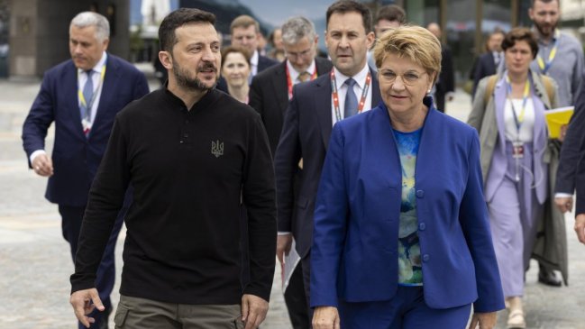 Zelenski abre su cumbre de paz con llamado a colaboración para poner fin a la guerra