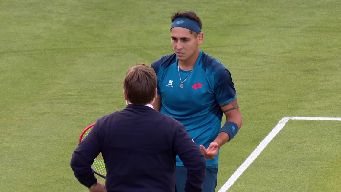 Alejandro Tabilo vio detenido su partido ante Davidovich en pleno tercer set