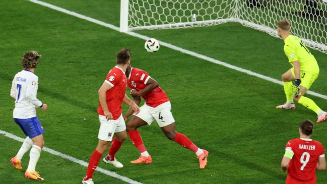   [VIDEO] Kylian Mbappé provocó autogol para el 1-0 de Francia ante Austria 