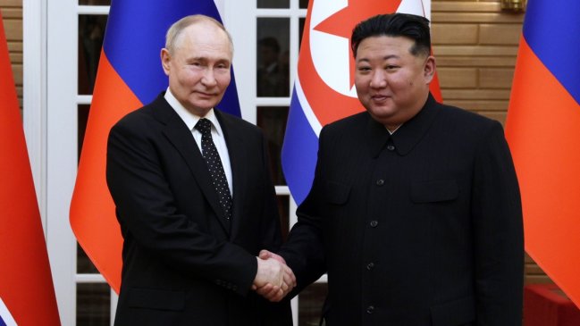   Kim y Putin oficializan su alianza anti-EE.UU. firmando un acuerdo de asistencia mutua 