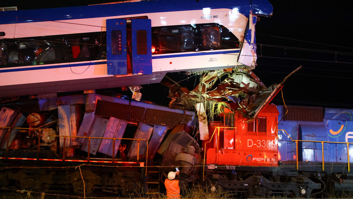 Detienen a dos trabajadores de EFE por fatal choque de trenes en San Bernardo